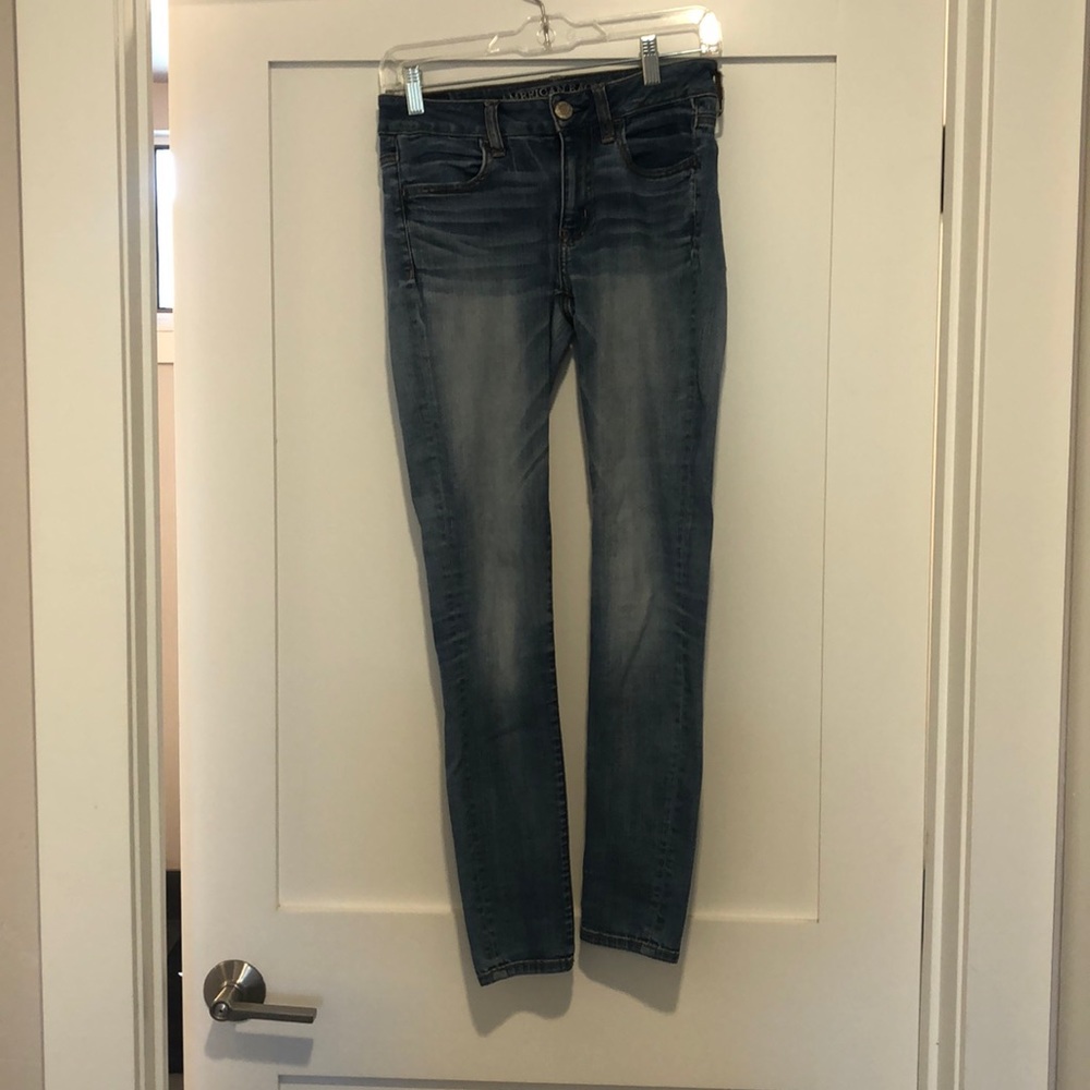 American Eagle light blue jeans